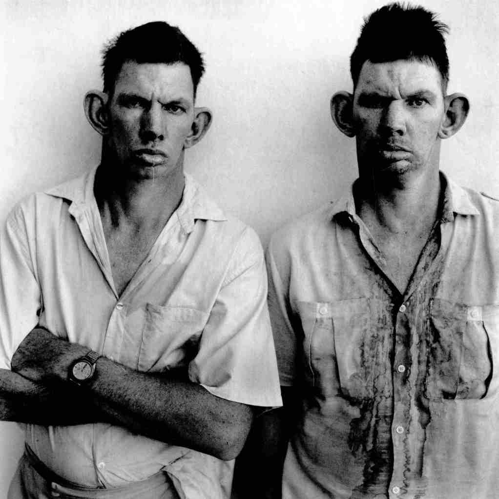 Foto 5 de Roger Ballen - Dresie e Casie, irmãos gémeos, Transvaal Ocidental, 1993